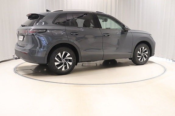 Volkswagen Tiguan 4 of 14