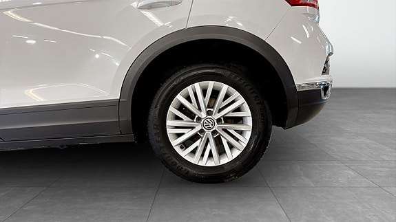 Volkswagen T-Roc 6 of 20
