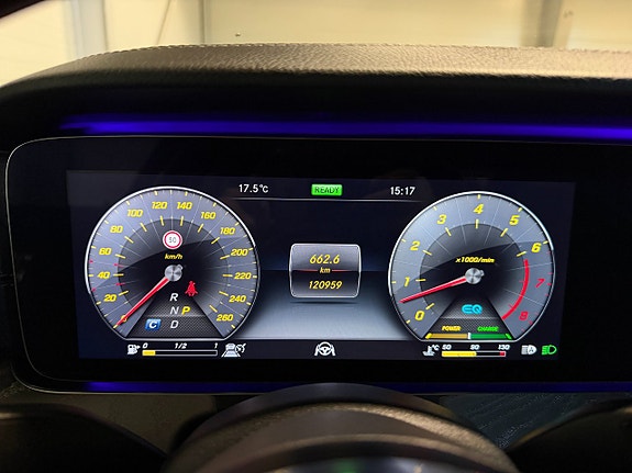 Mercedes-Benz CLS450 17 of 23