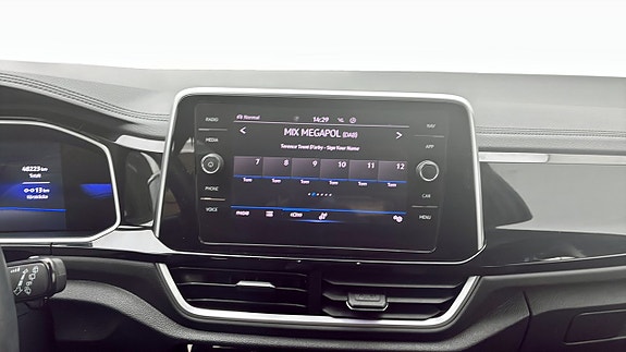 Volkswagen T-Roc 9 of 12