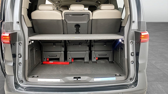 Volkswagen Multivan 12 of 12