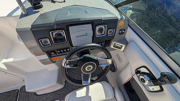 Chaparral 225 SSI -2015. Volvo Penta V8-300. HÖSTREA! 13 of 15