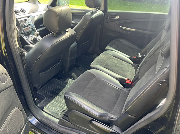 Ford S-MAX 2 of 8