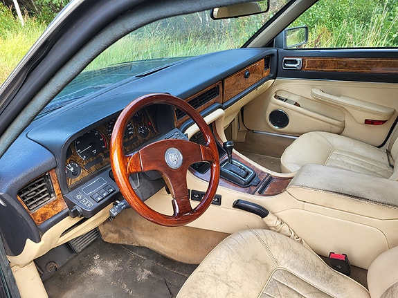 Daimler Sovereign 8 of 12