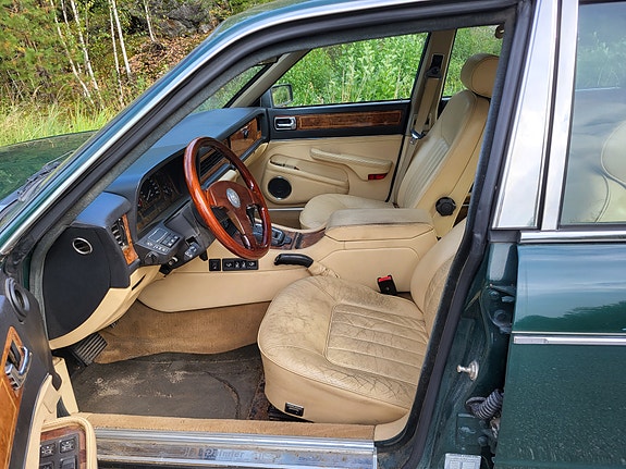Daimler Sovereign 9 of 12