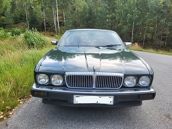 Daimler Sovereign 3 of 12