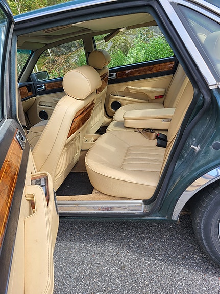 Daimler Sovereign 11 of 12