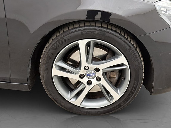 Volvo V40 28 of 28