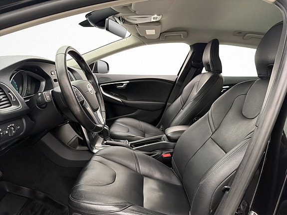 Volvo V40 10 of 28