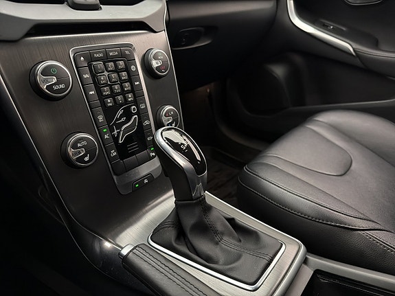 Volvo V40 19 of 28