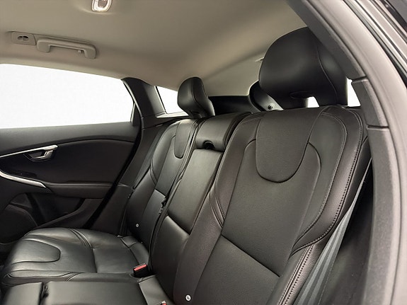 Volvo V40 23 of 28