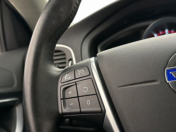 Volvo V40 12 of 28