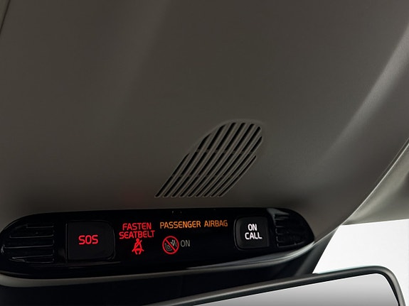 Volvo V40 16 of 28