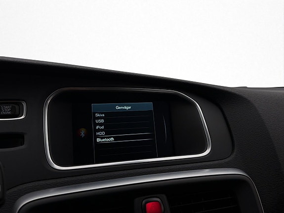 Volvo V40 18 of 28