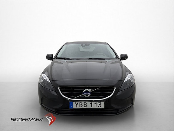 Volvo V40 2 of 28