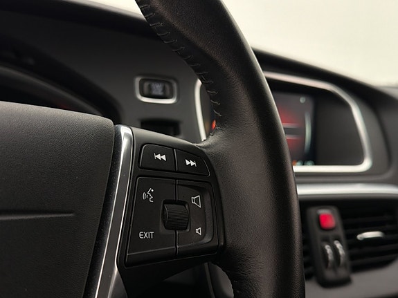 Volvo V40 14 of 28