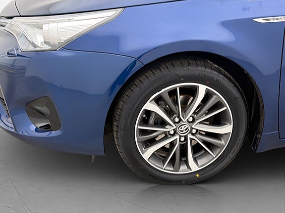 Toyota Avensis 25 of 28