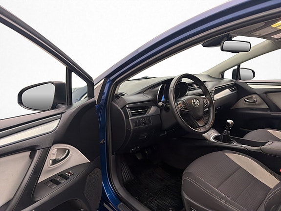 Toyota Avensis 10 of 28