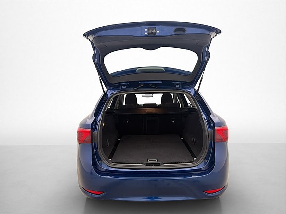 Toyota Avensis 9 of 28