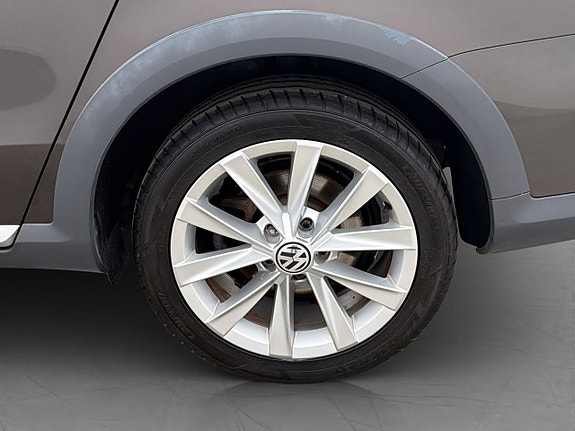 Volkswagen Passat Alltrack 29 of 30