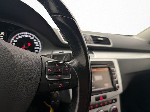 Volkswagen Passat Alltrack 15 of 30