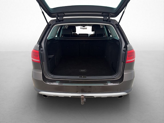 Volkswagen Passat Alltrack 26 of 30