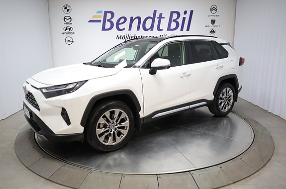 Toyota RAV4 4 of 29