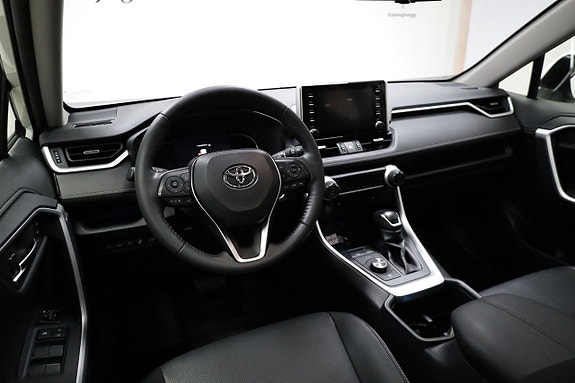 Toyota RAV4 3 of 29