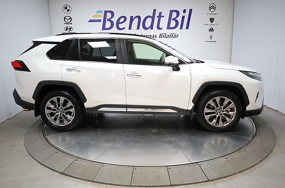 Toyota RAV4 14 of 29