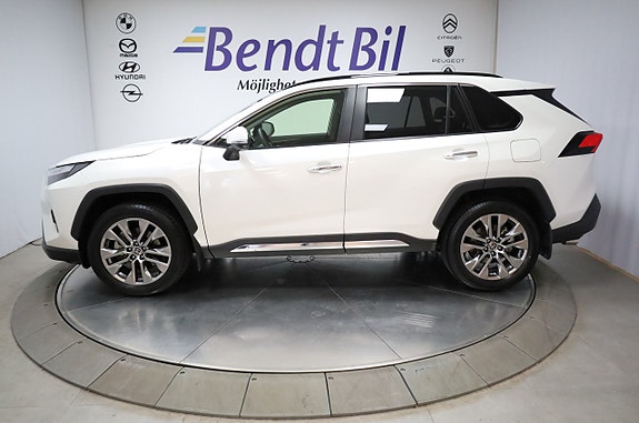 Toyota RAV4 5 of 29