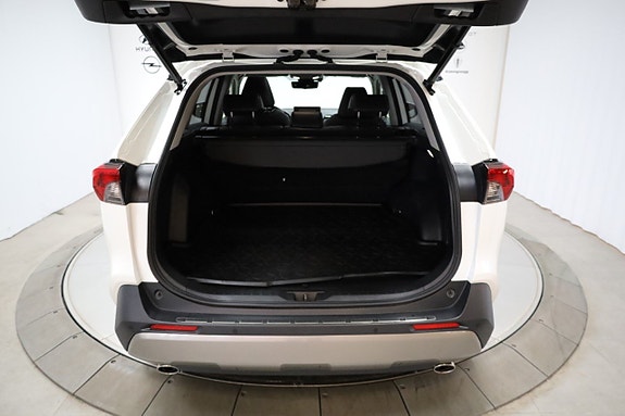 Toyota RAV4 9 of 29