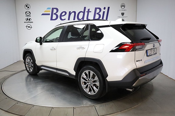 Toyota RAV4 7 of 29