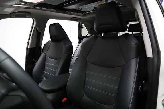 Toyota RAV4 15 of 29
