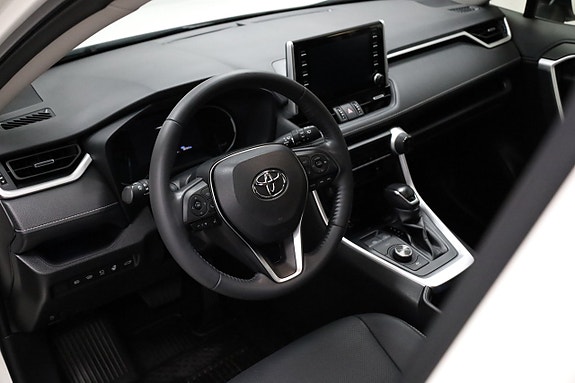 Toyota RAV4 6 of 29
