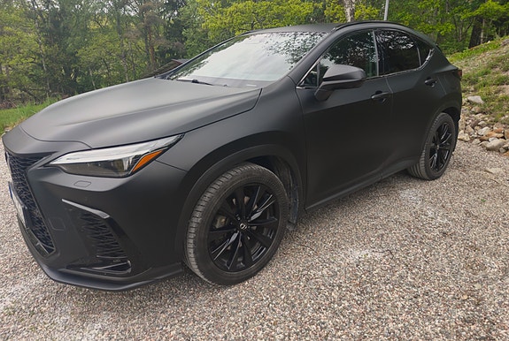 Lexus NX450h+ 3 of 15