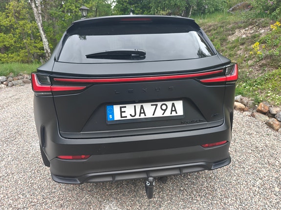 Lexus NX450h+ 7 of 15
