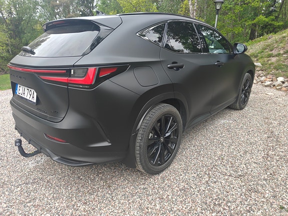 Lexus NX450h+ 5 of 15