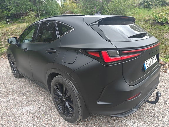 Lexus NX450h+ 6 of 15