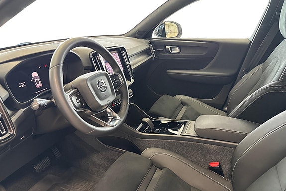 Volvo XC40 14 of 19