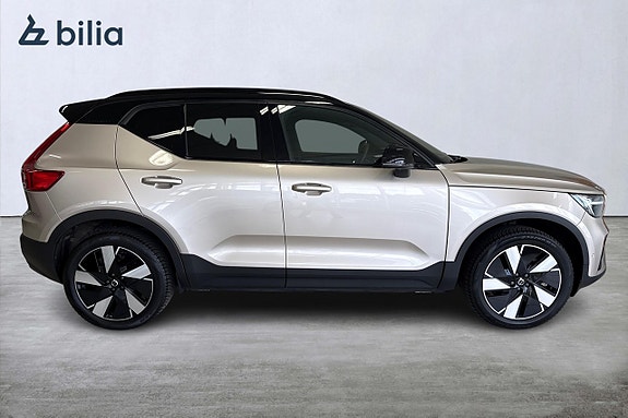 Volvo XC40 16 of 19