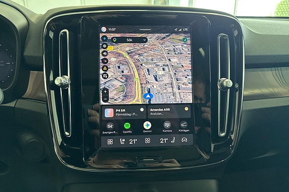 Volvo XC40 11 of 19