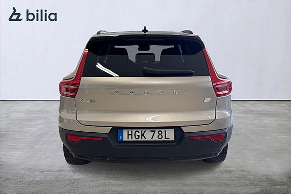 Volvo XC40 4 of 19