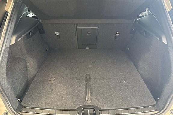 Volvo XC40 12 of 19