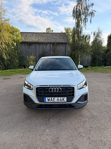 Audi Q2 2 of 15