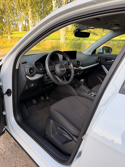 Audi Q2 10 of 15