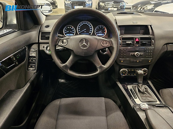 Mercedes-Benz C200 14 of 15