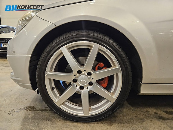 Mercedes-Benz C200 15 of 15