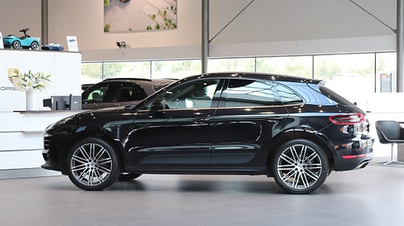 Porsche Macan 7 of 10