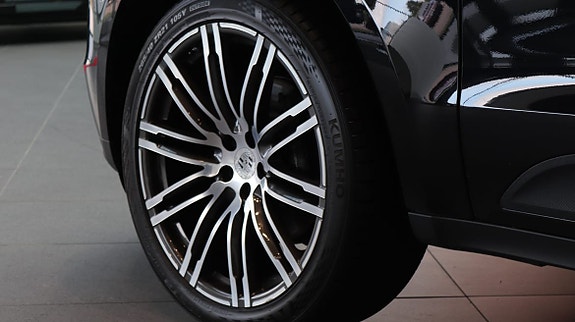 Porsche Macan 6 of 10