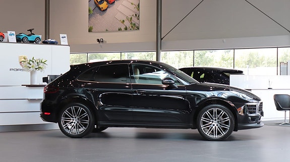Porsche Macan 8 of 10